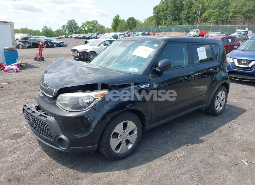 Photo 2 of 2015 Kia Soul (VIN KNDJN2A26F7212967)