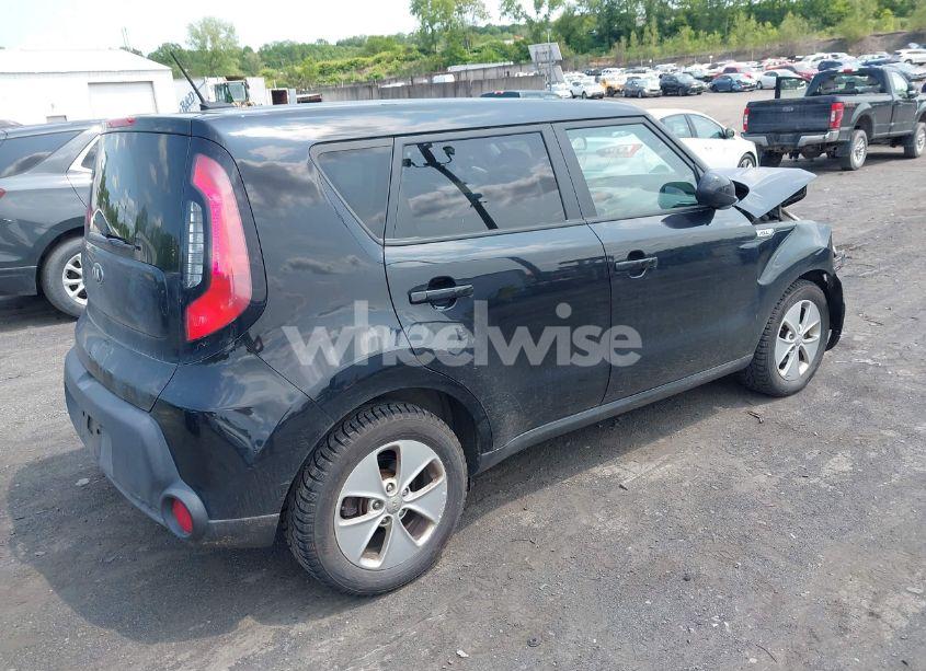 Photo 4 of 2015 Kia Soul (VIN KNDJN2A26F7212967)