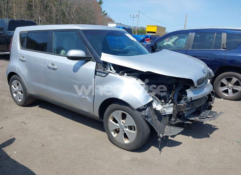 2015 Kia Soul (VIN KNDJN2A26F7767966) main photo
