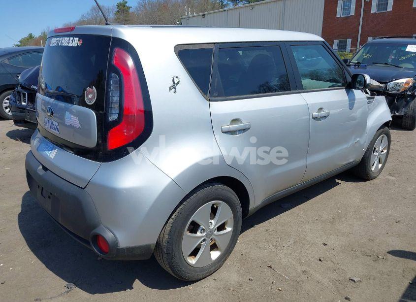 Photo 4 of 2015 Kia Soul (VIN KNDJN2A26F7767966)