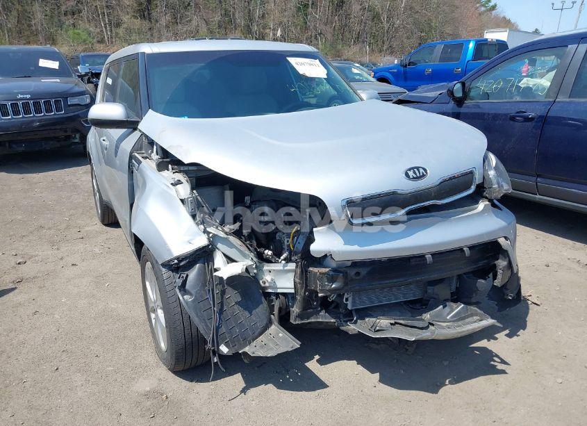 Photo 6 of 2015 Kia Soul (VIN KNDJN2A26F7767966)