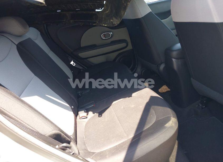 Photo 8 of 2015 Kia Soul (VIN KNDJN2A26F7767966)