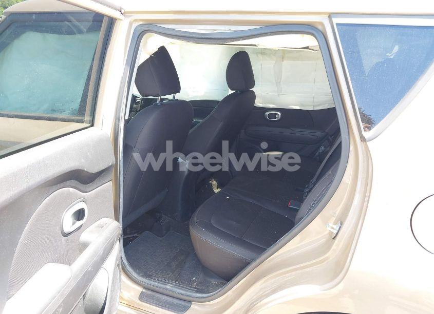 Photo 8 of 2016 Kia Soul (VIN KNDJN2A26G7263208)