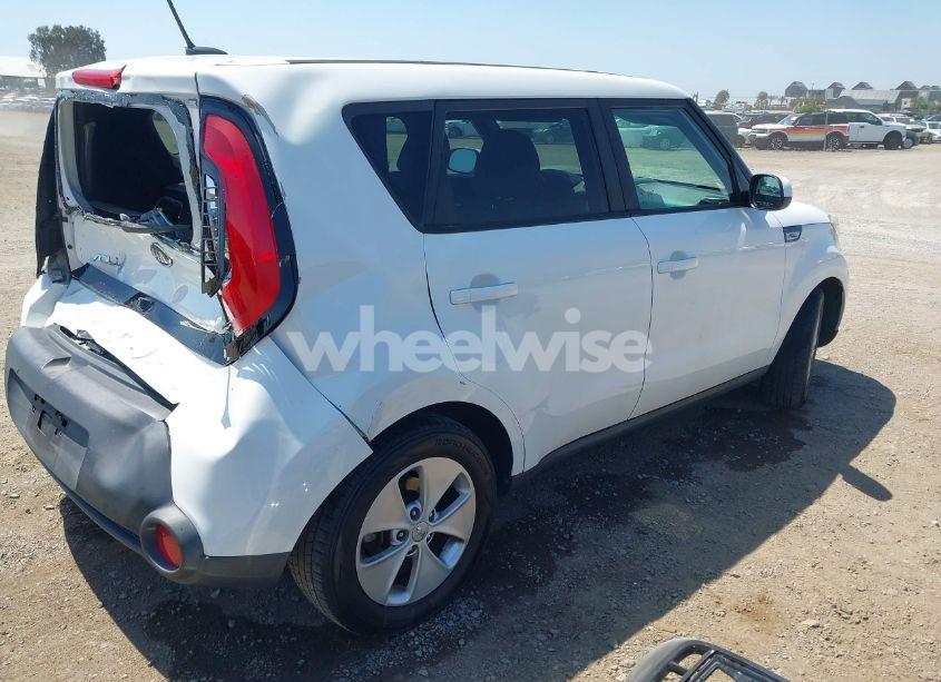 Photo 4 of 2016 Kia Soul (VIN KNDJN2A26G7375927)