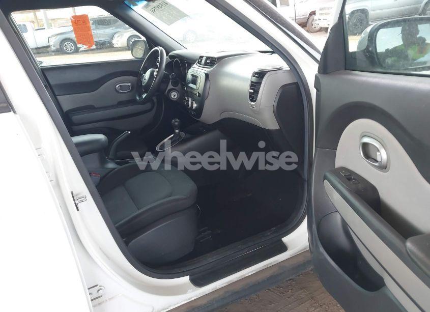 Photo 5 of 2016 Kia Soul ! (VIN KNDJN2A26G7386619)
