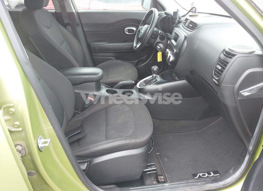 Photo 5 of 2016 Kia Soul (VIN KNDJN2A26G7827388)