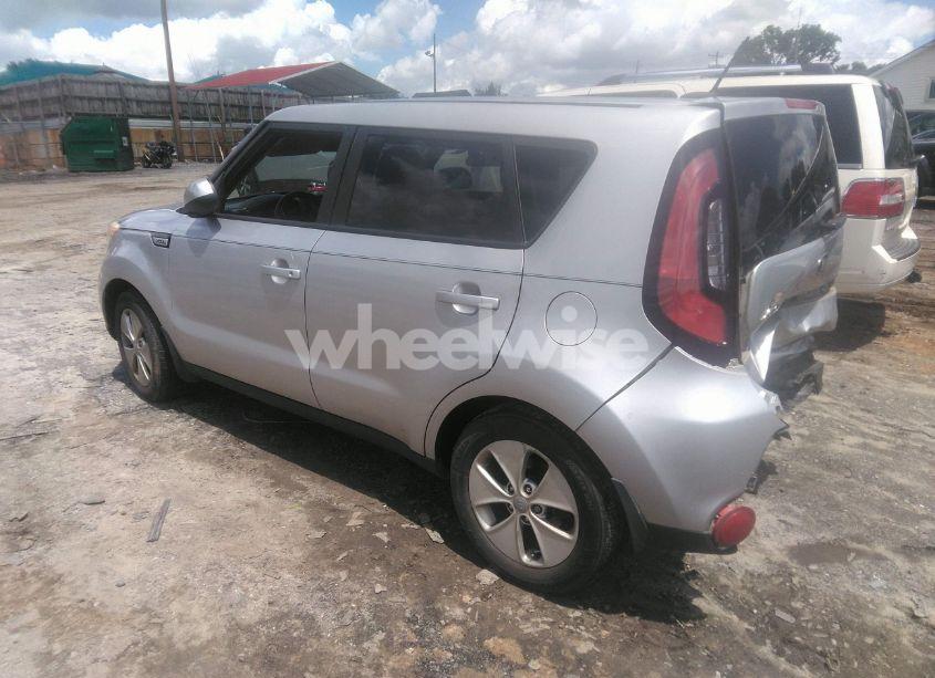 Photo 3 of 2016 Kia Soul (VIN KNDJN2A26G7867910)