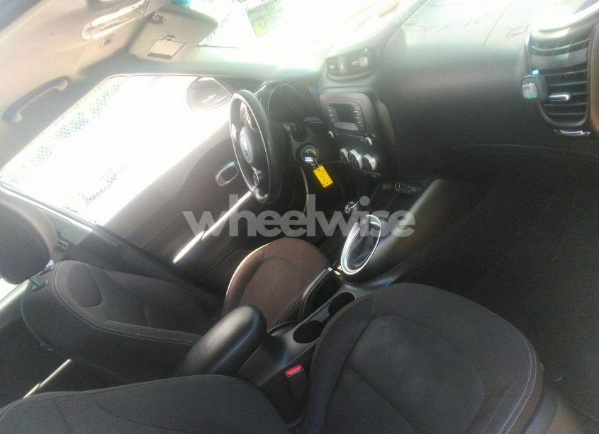 Photo 5 of 2016 Kia Soul (VIN KNDJN2A26G7867910)