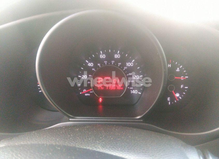 Photo 7 of 2016 Kia Soul (VIN KNDJN2A26G7867910)