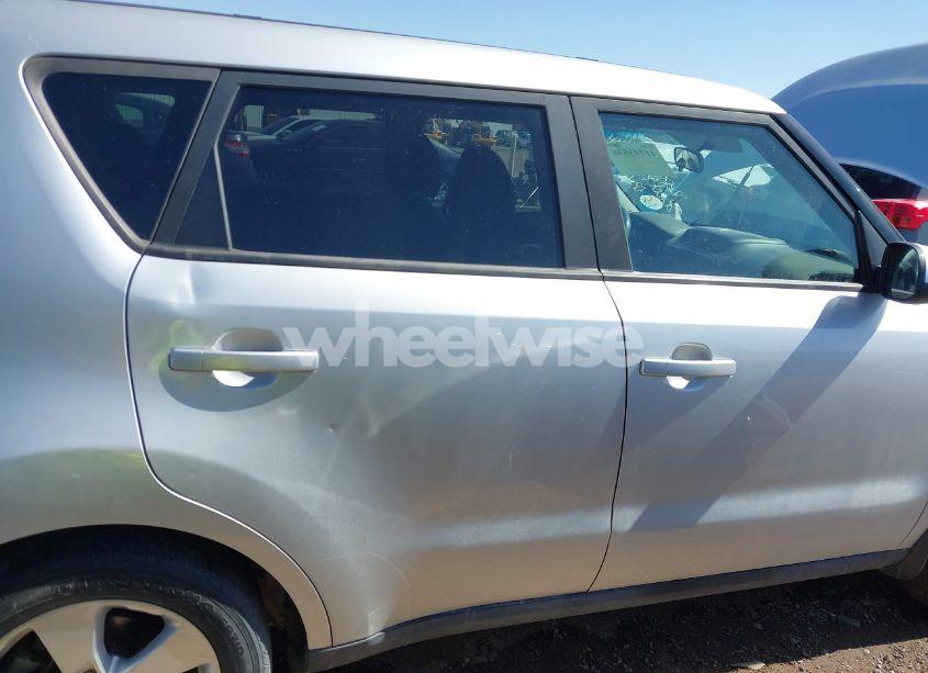 Photo 13 of 2017 Kia Soul (VIN KNDJN2A26H7502421)