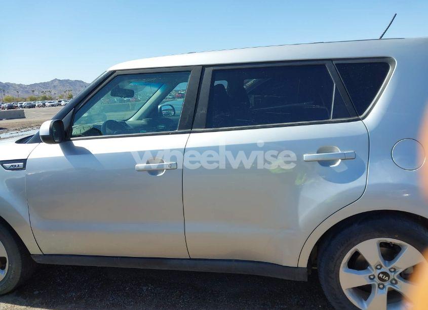 Photo 14 of 2017 Kia Soul (VIN KNDJN2A26H7502421)
