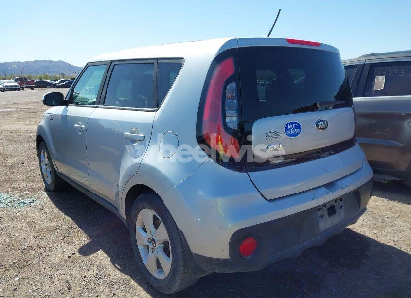 Photo 3 of 2017 Kia Soul (VIN KNDJN2A26H7502421)