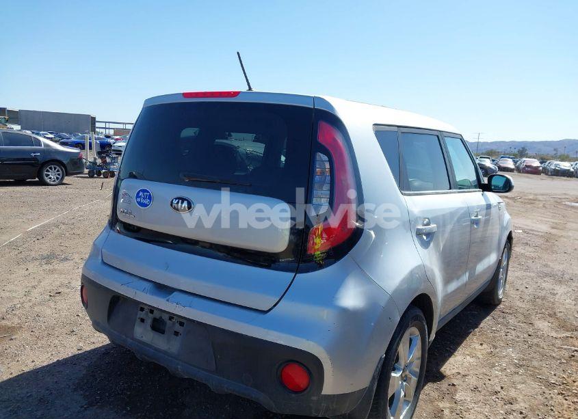 Photo 4 of 2017 Kia Soul (VIN KNDJN2A26H7502421)