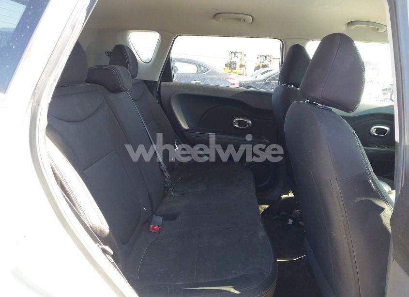 Photo 8 of 2017 Kia Soul (VIN KNDJN2A26H7502421)