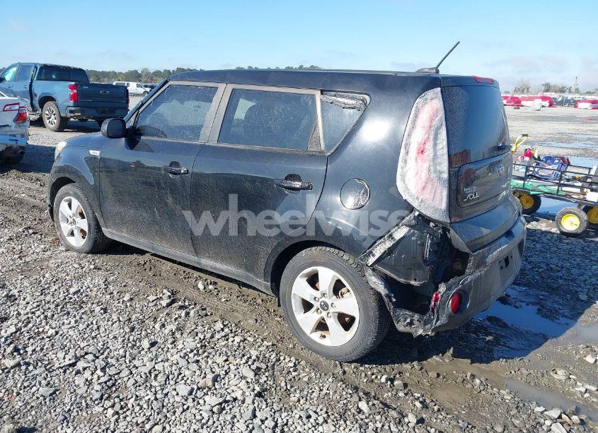 Photo 3 of 2018 Kia Soul (VIN KNDJN2A26J7619700)