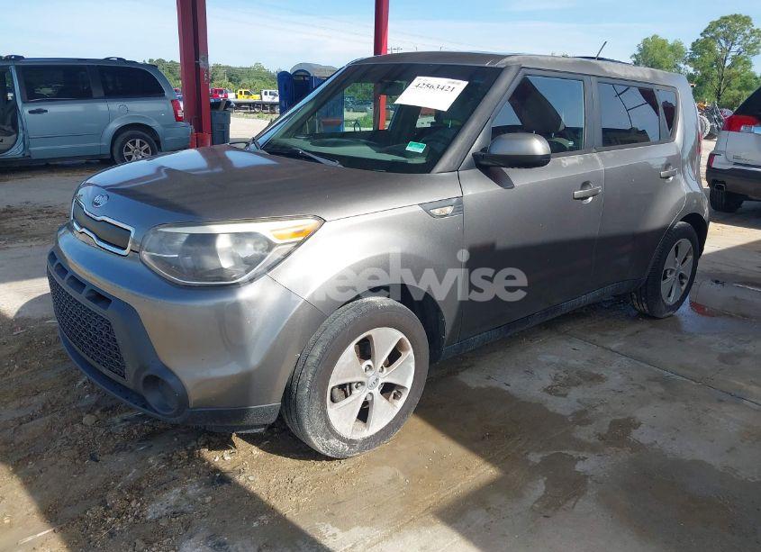 Photo 2 of 2014 Kia Soul (VIN KNDJN2A27E7015692)