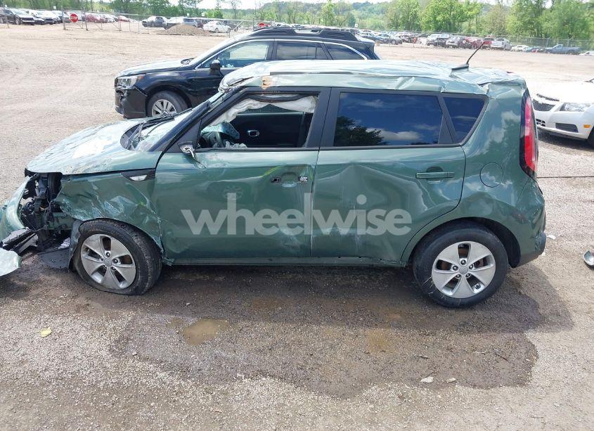 Photo 13 of 2014 Kia Soul N/A (VIN KNDJN2A27E7020066)