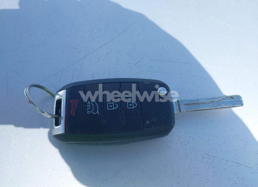 Photo 11 of 2014 Kia Soul (VIN KNDJN2A27E7701568)