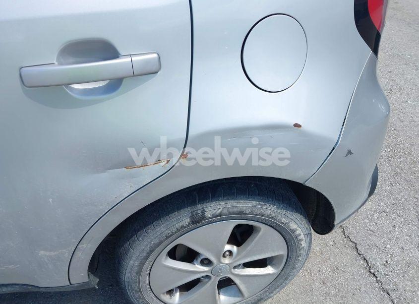 Photo 6 of 2014 Kia Soul (VIN KNDJN2A27E7701568)