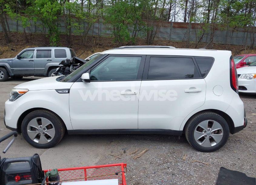 Photo 14 of 2015 Kia Soul (VIN KNDJN2A27F7213044)