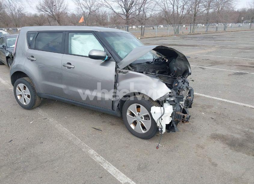 2015 Kia Soul (VIN KNDJN2A27F7228823) main photo