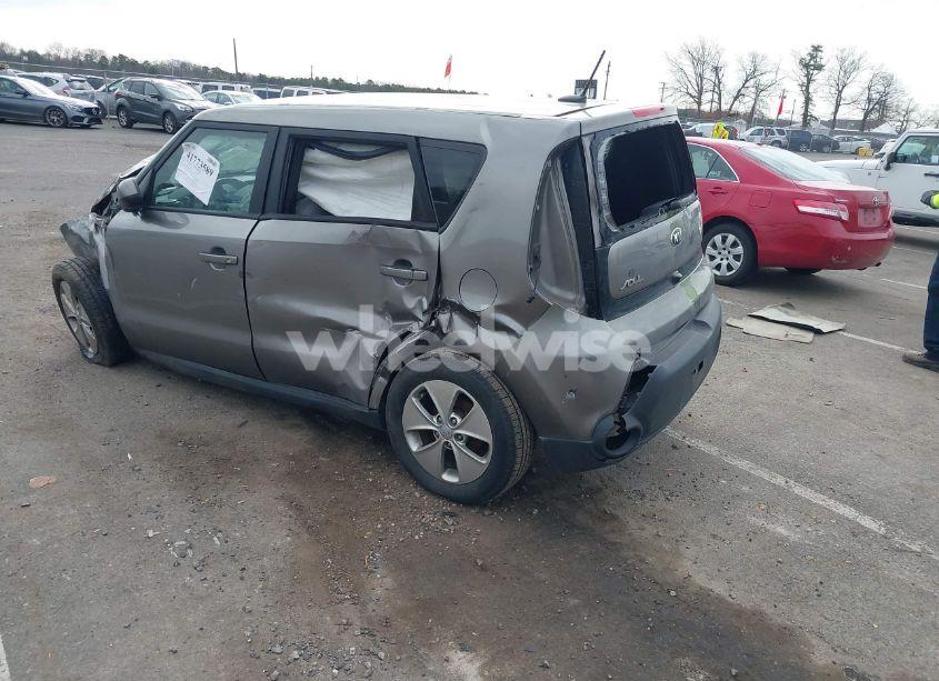 Photo 3 of 2015 Kia Soul (VIN KNDJN2A27F7228823)