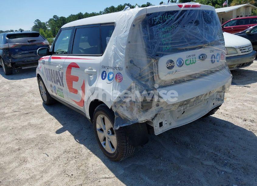 Photo 3 of 2015 Kia Soul (VIN KNDJN2A27F7776594)