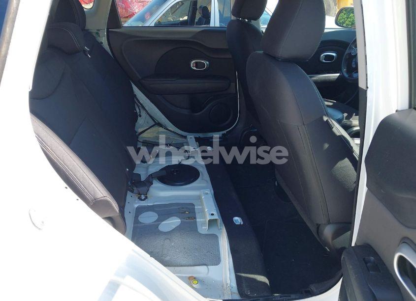 Photo 8 of 2015 Kia Soul (VIN KNDJN2A27F7776594)
