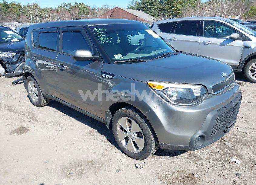 2016 Kia Soul (VIN KNDJN2A27G7270295) main photo