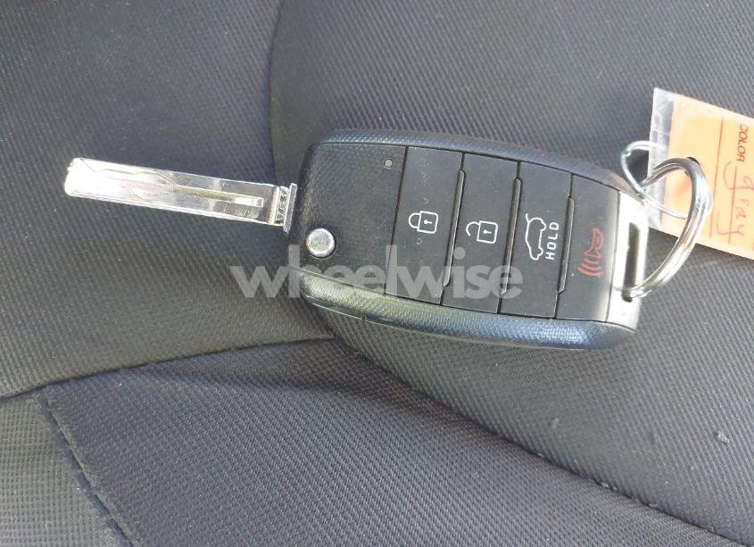 Photo 11 of 2016 Kia Soul (VIN KNDJN2A27G7270295)