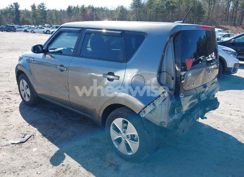 Photo 3 of 2016 Kia Soul (VIN KNDJN2A27G7270295)