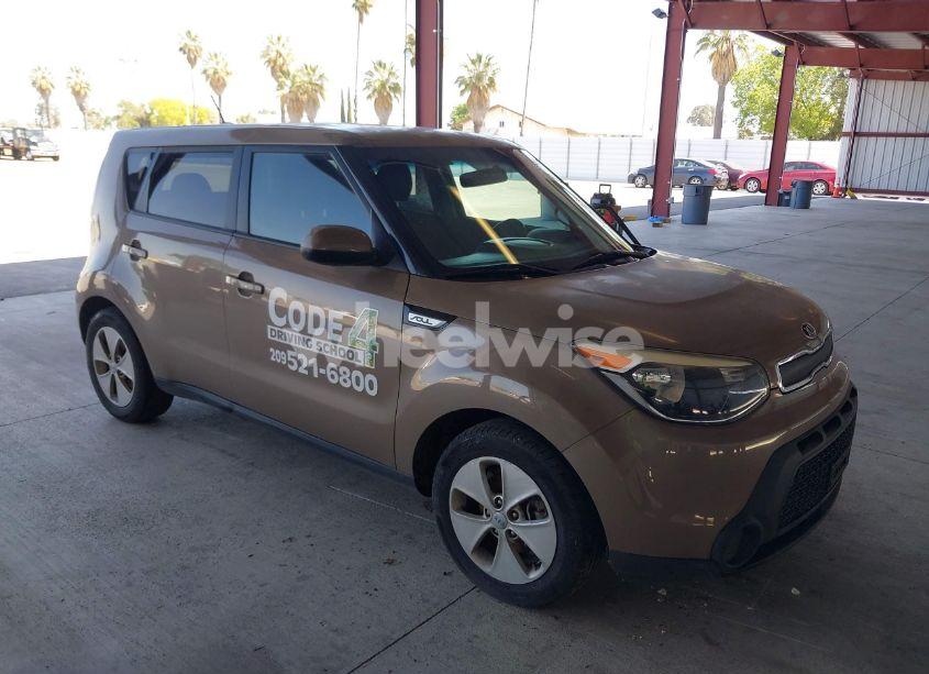 2016 Kia Soul (VIN KNDJN2A27G7289364) main photo
