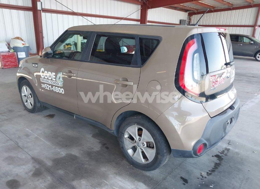 Photo 3 of 2016 Kia Soul (VIN KNDJN2A27G7289364)