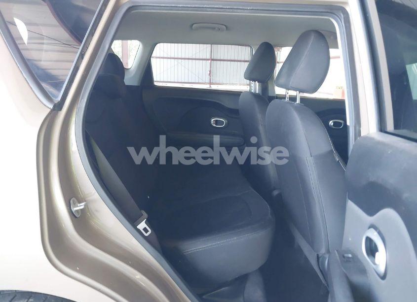 Photo 8 of 2016 Kia Soul (VIN KNDJN2A27G7289364)