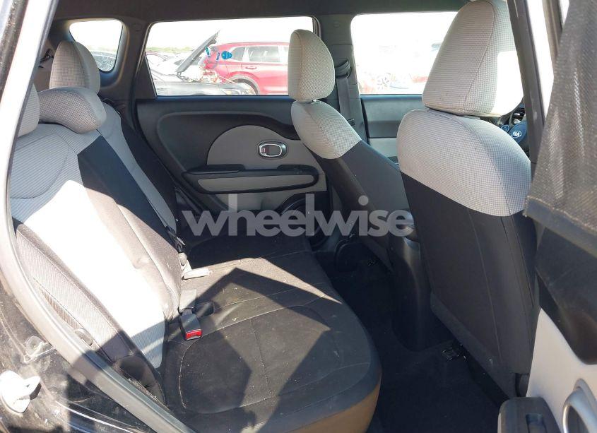 Photo 8 of 2016 Kia Soul (VIN KNDJN2A27G7298758)