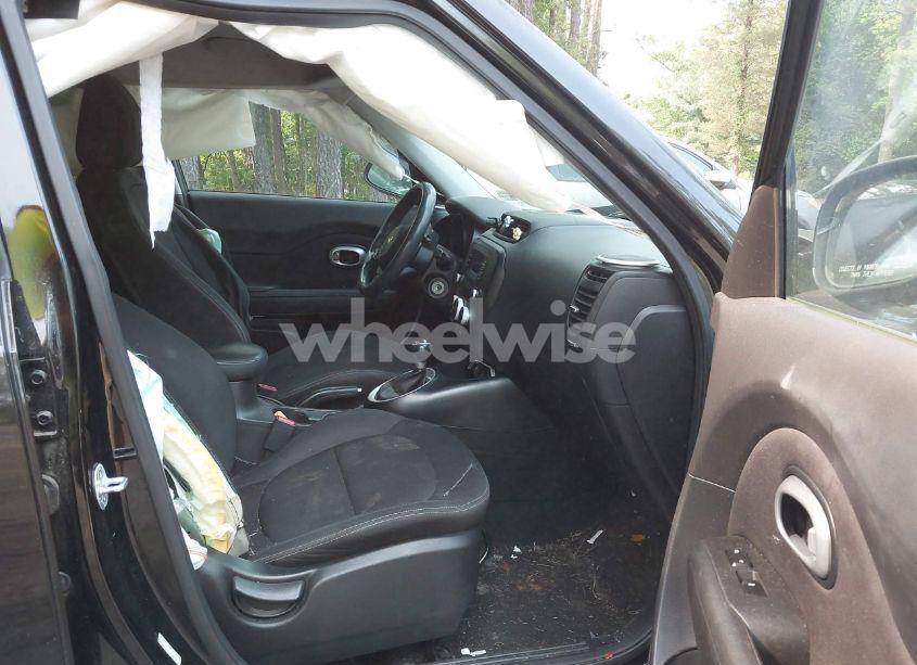 Photo 5 of 2016 Kia Soul (VIN KNDJN2A27G7321259)