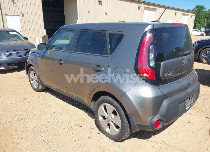 Photo 3 of 2016 Kia Soul (VIN KNDJN2A27G7389593)