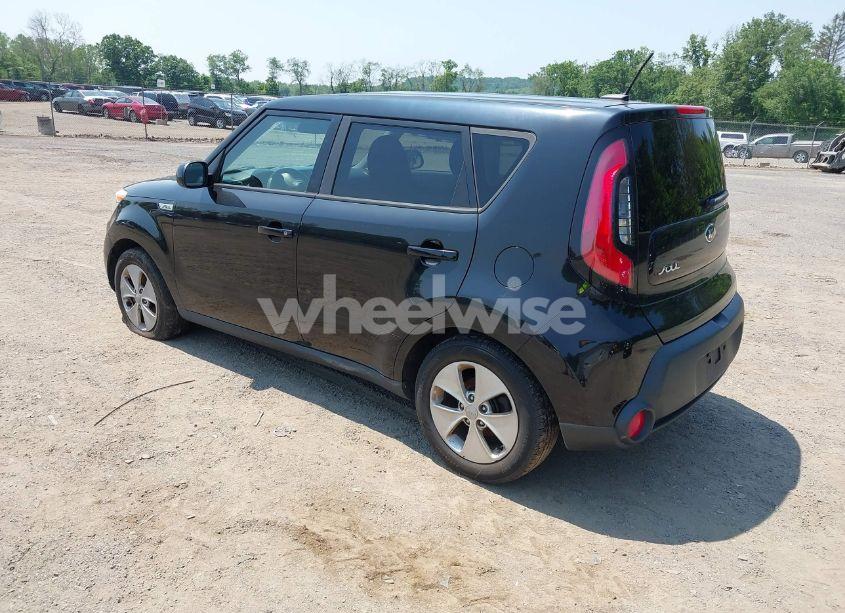 Photo 3 of 2016 Kia Soul (VIN KNDJN2A27G7838917)