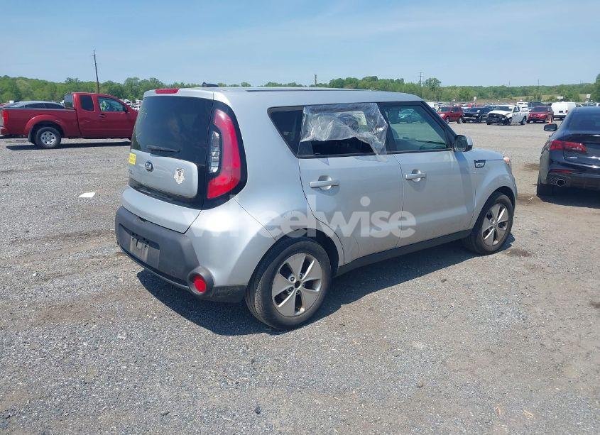 Photo 4 of 2016 Kia Soul (VIN KNDJN2A27G7844314)