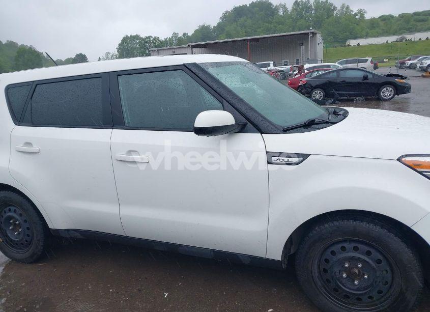 Photo 13 of 2017 Kia Soul ! (VIN KNDJN2A27H7452869)