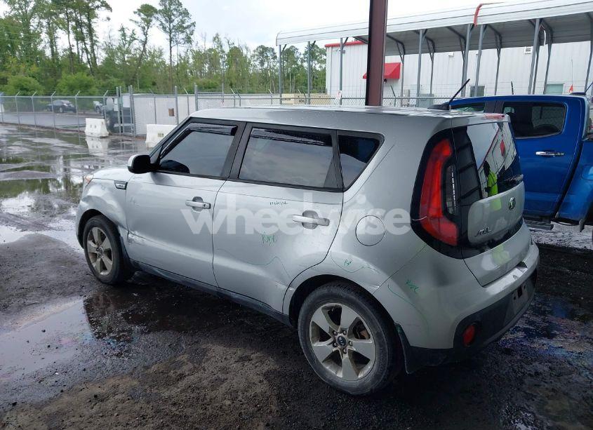 Photo 3 of 2017 Kia Soul (VIN KNDJN2A27H7453486)