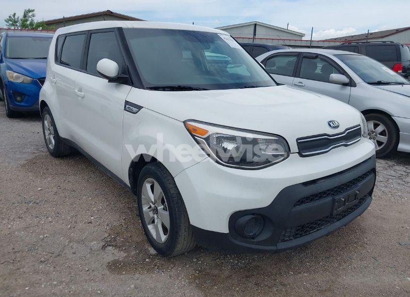 2017 Kia Soul ! (VIN KNDJN2A27H7465797) main photo