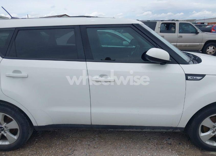 Photo 13 of 2017 Kia Soul ! (VIN KNDJN2A27H7465797)