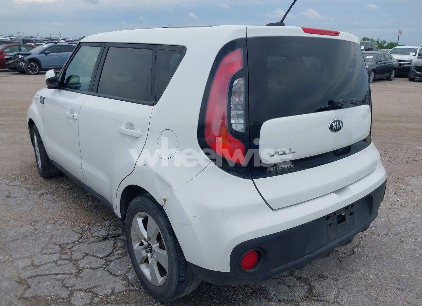 Photo 3 of 2017 Kia Soul ! (VIN KNDJN2A27H7465797)