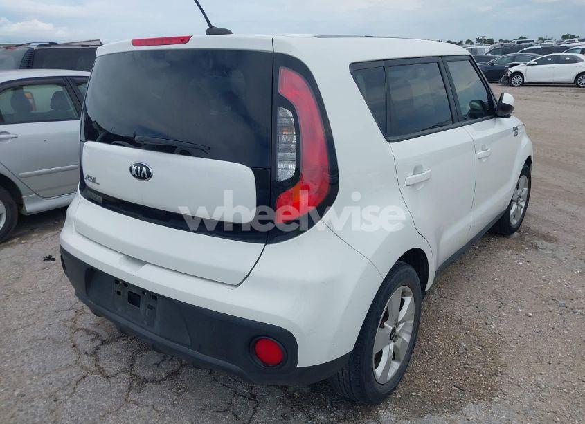 Photo 4 of 2017 Kia Soul ! (VIN KNDJN2A27H7465797)
