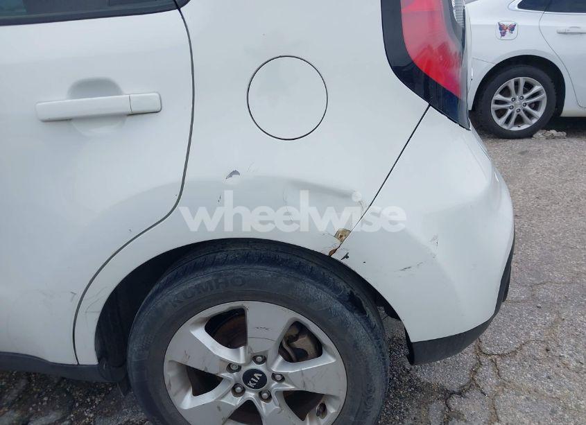 Photo 6 of 2017 Kia Soul ! (VIN KNDJN2A27H7465797)