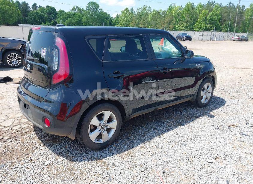 Photo 4 of 2018 Kia Soul (VIN KNDJN2A27J7504782)