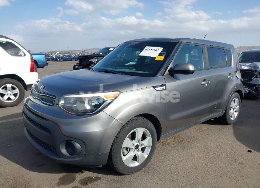 Photo 2 of 2018 Kia Soul (VIN KNDJN2A27J7578963)
