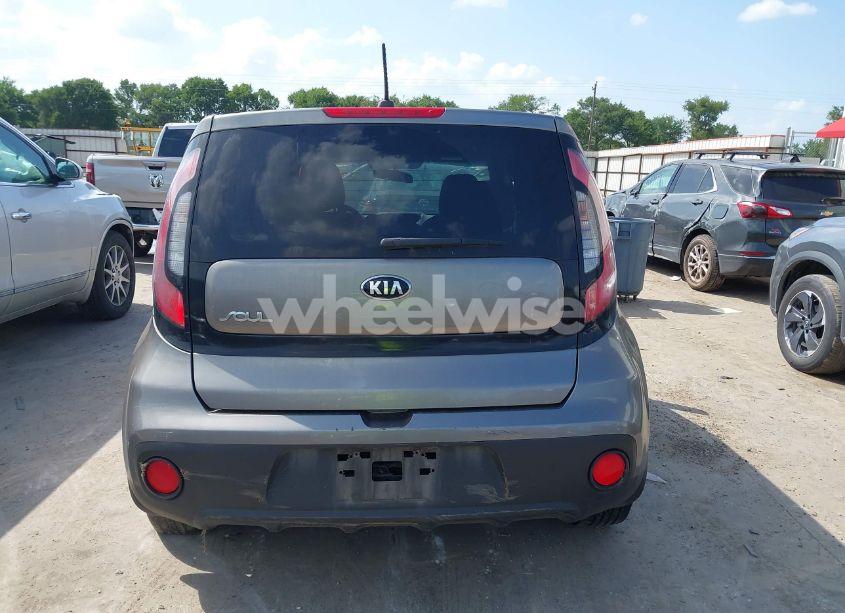 Photo 16 of 2018 Kia Soul (VIN KNDJN2A27J7596489)