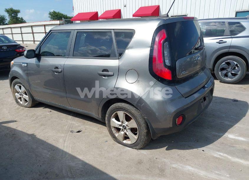 Photo 3 of 2018 Kia Soul (VIN KNDJN2A27J7596489)